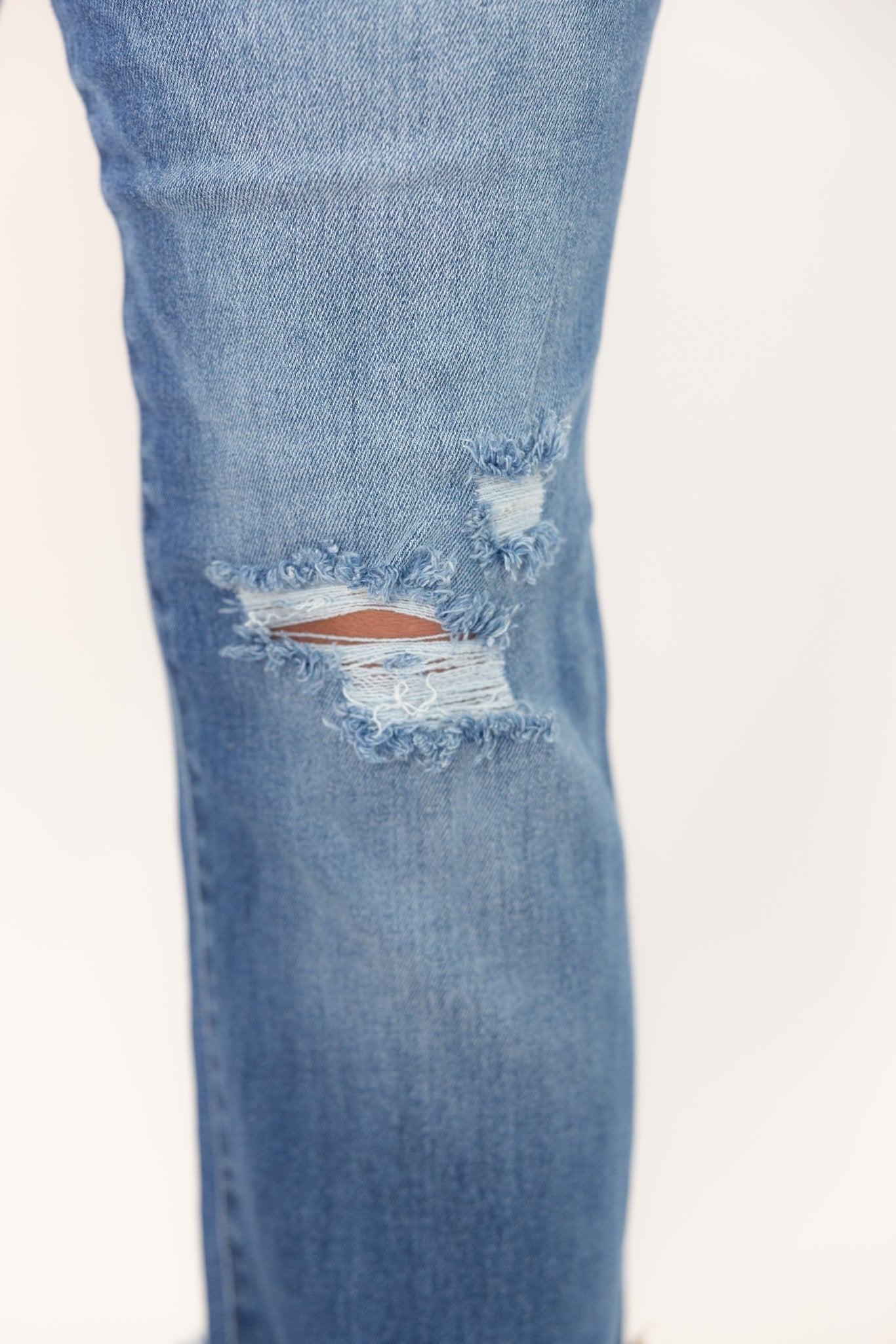 Mid Rise Relaxed Straight Leg Jean