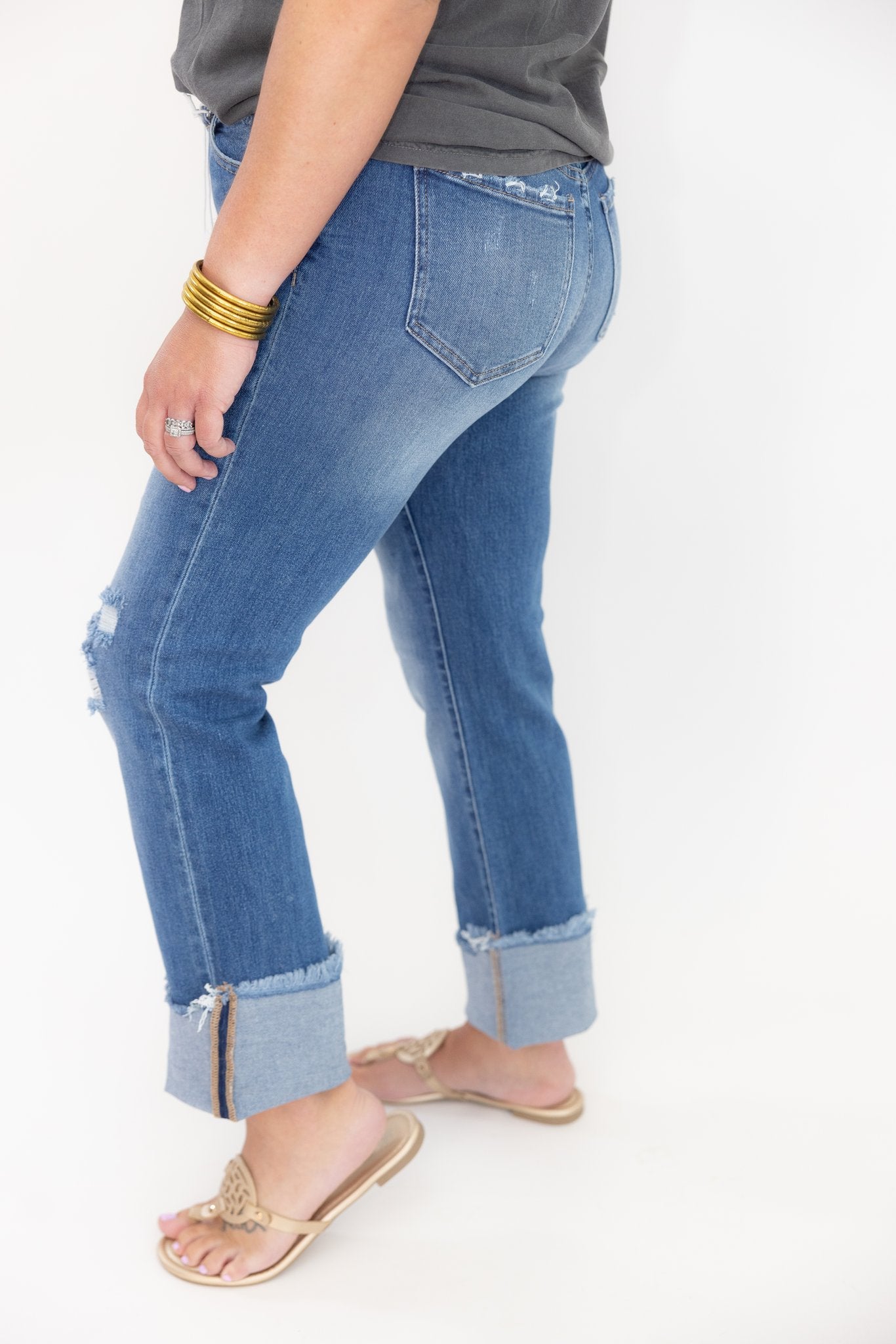 Mid Rise Relaxed Straight Leg Jean